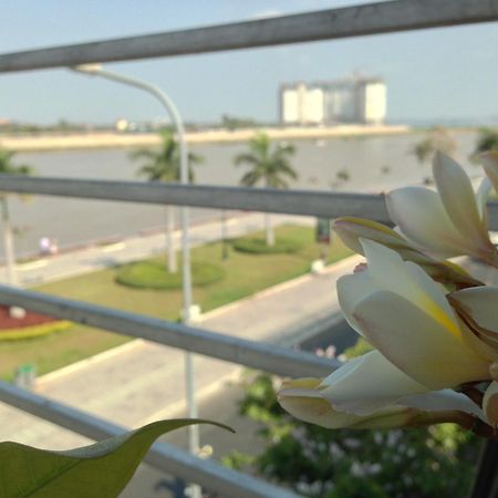 New Season Riverside Hotel Phnompen Kültér fotó