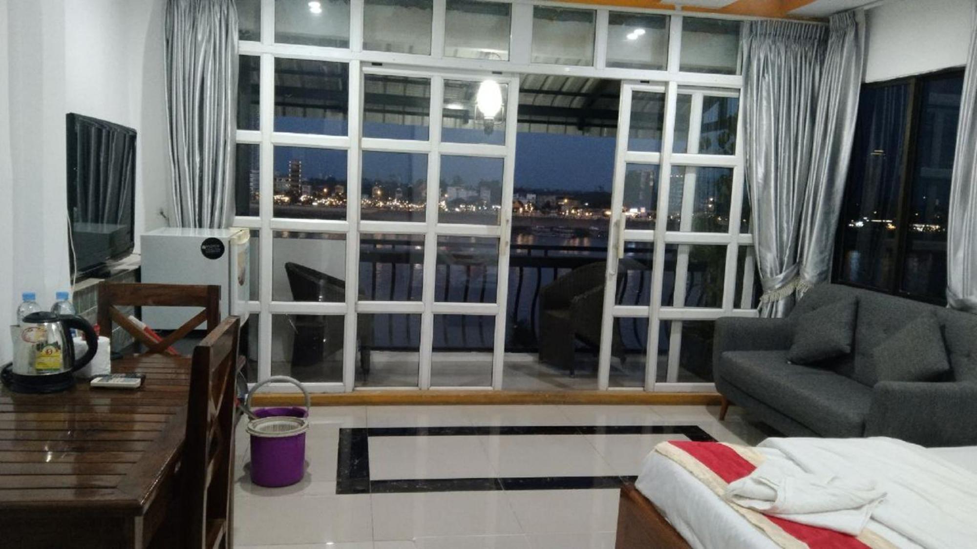 New Season Riverside Hotel Phnompen Kültér fotó
